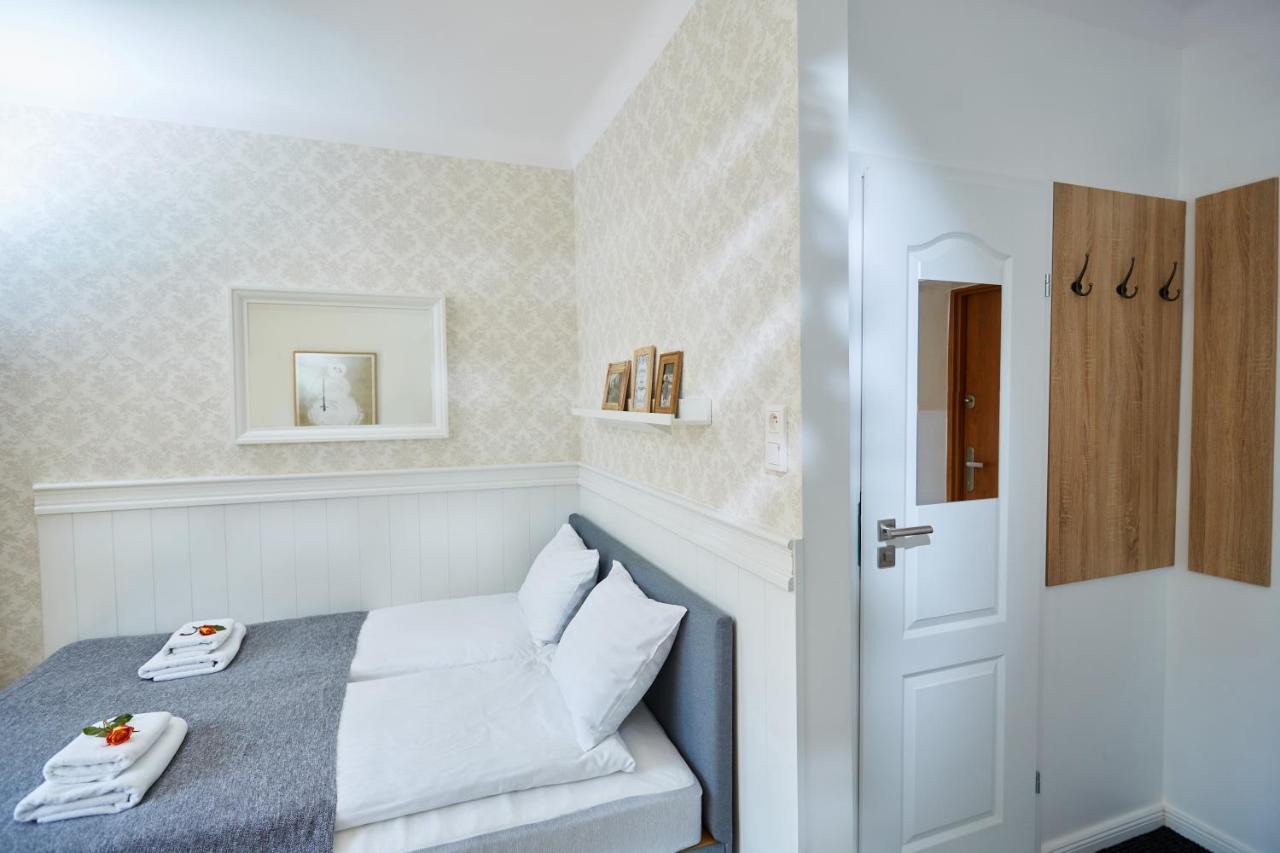 Apartment Place For Pl. Bankowy Warsaw